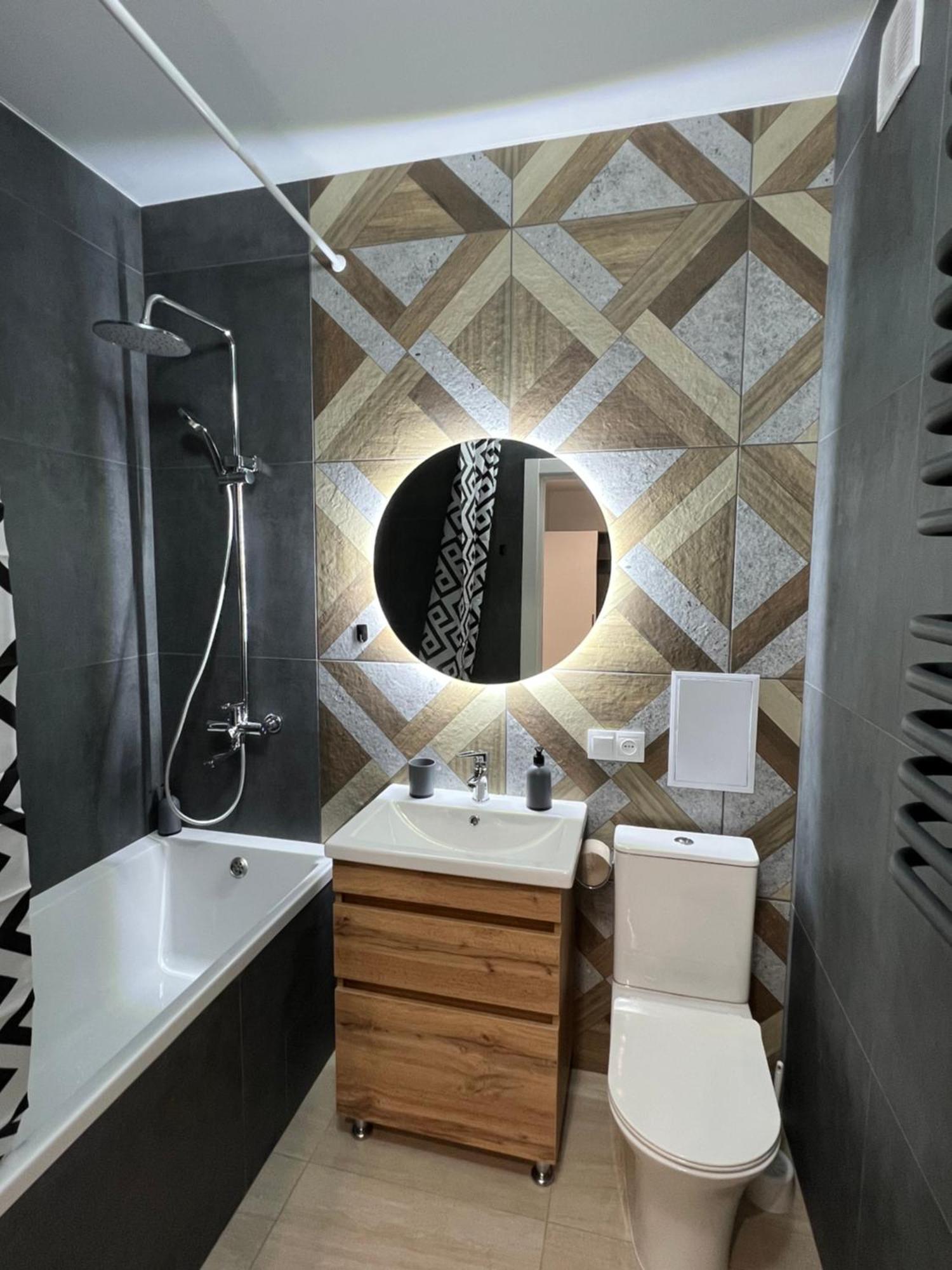 Apartment Premium In Center Ivano-Frankivsk Luaran gambar