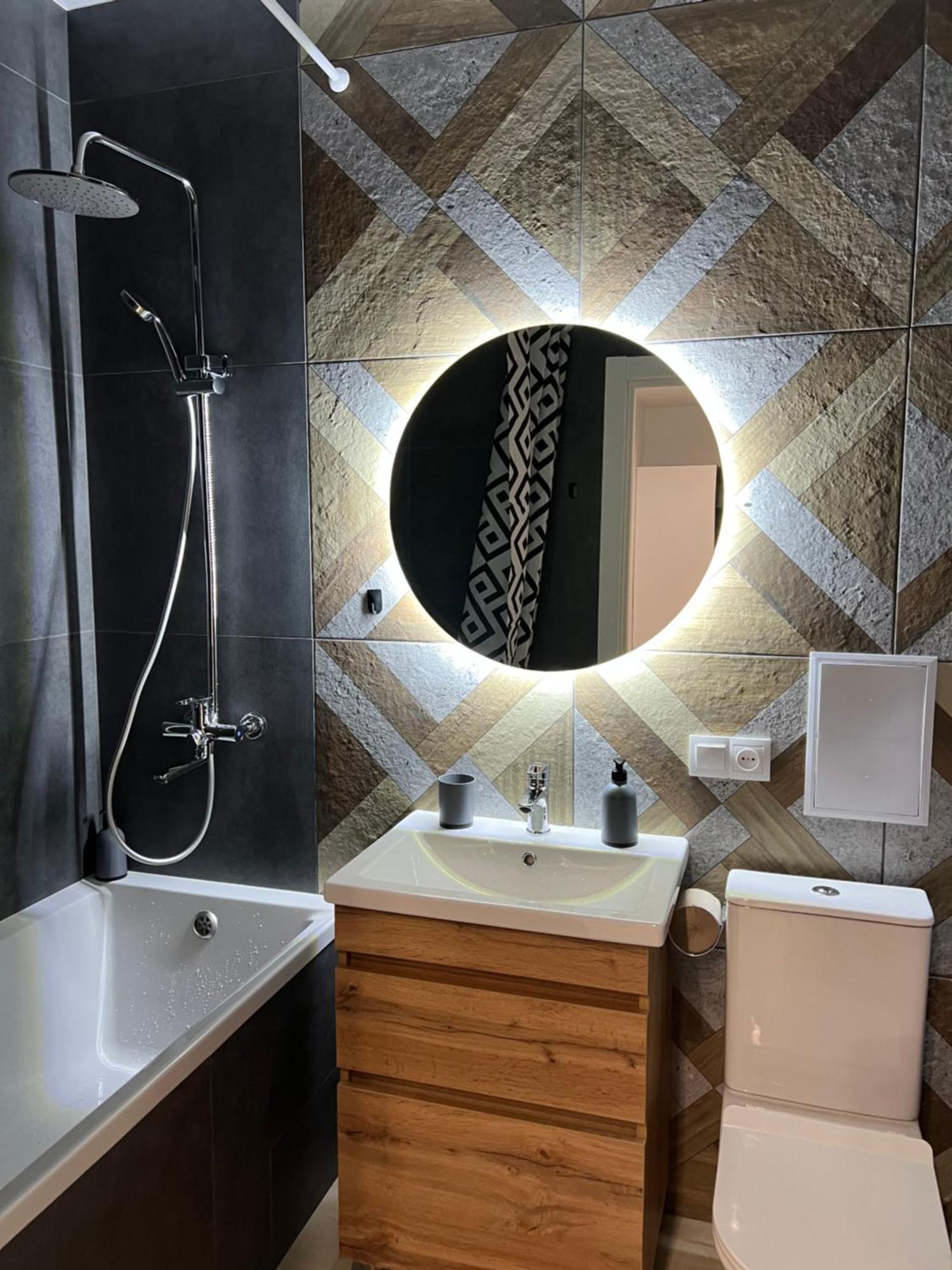 Apartment Premium In Center Ivano-Frankivsk Luaran gambar